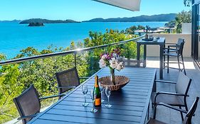 Waves 6 On Hamilton Island By Hiha